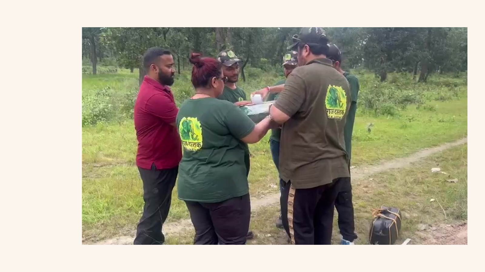 Alternate thermal detection view — elephant heat signature captured by LWIR thermal camera